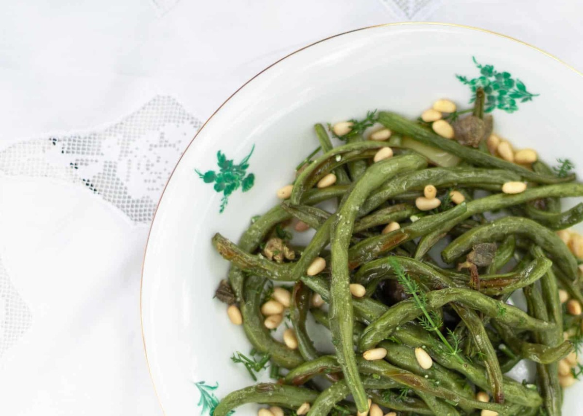 green beans with wild fennel, capers and pine nuts